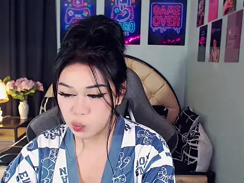 SexxyTsLoverr webcam