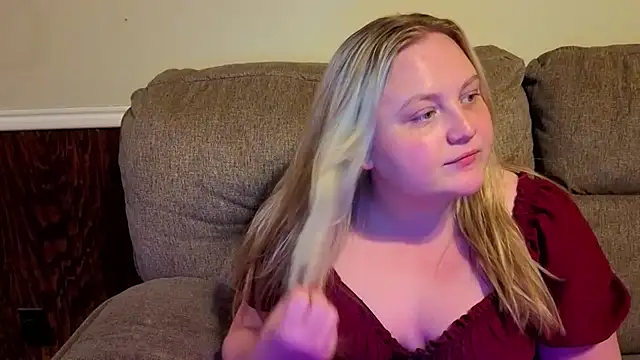 PhatAssBlond webcam