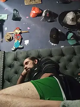 hairy_mannn webcam