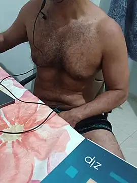 morenodiscret35 webcam