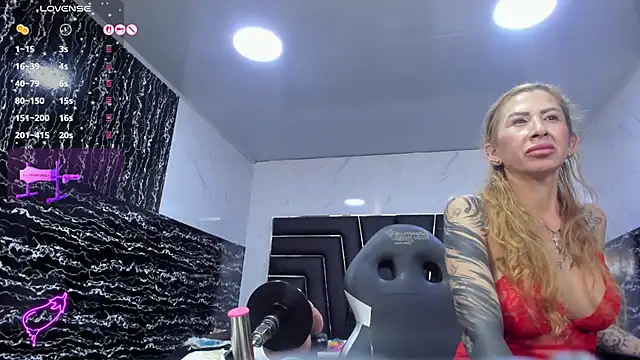 Ladyy_Scarlett webcam