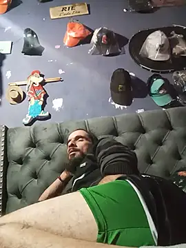 hairy_mannn webcam
