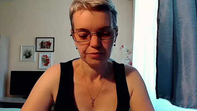 CutieErikaa live sex cam