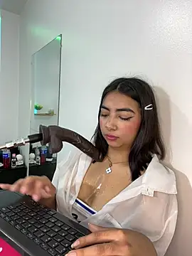 cherry_skinnyy_ webcam