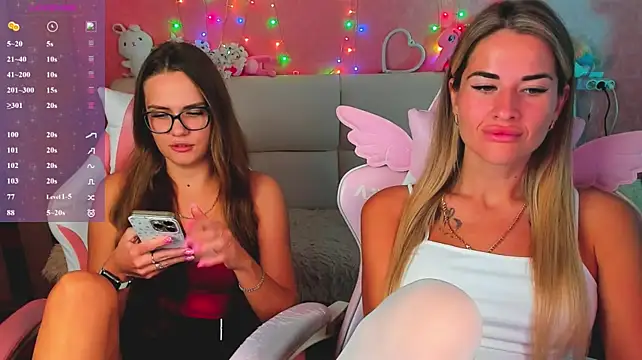 hotty_girls_here webcam
