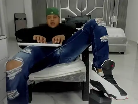 master_leather webcam