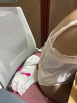 Mina048 webcam