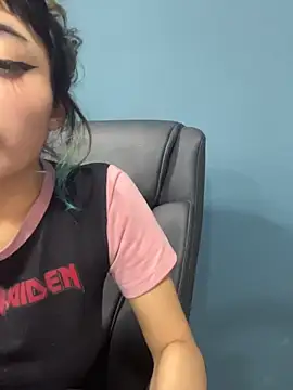 baby_akuma_ webcam