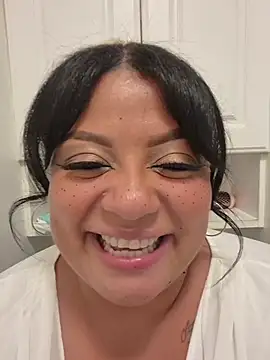 Queen_Coraline webcam