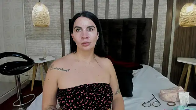 Hannah_Cross webcam