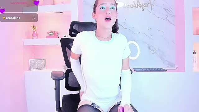 CandyDance1_ webcam