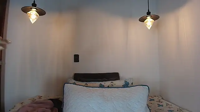 alien_eyes09 live cam on StripChat