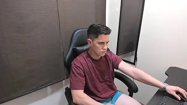 KendricTorres live cam on StripChat