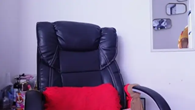 Aries_Mature webcam