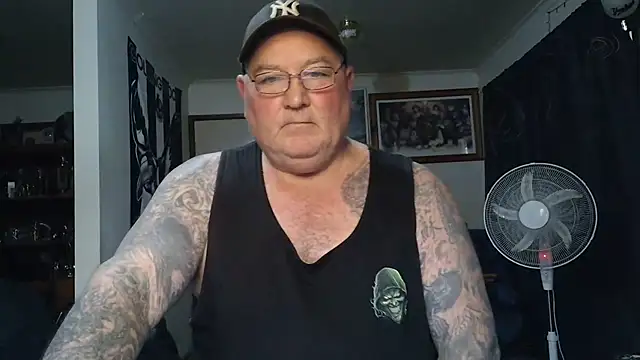 KINKYBLUEYES69 webcam