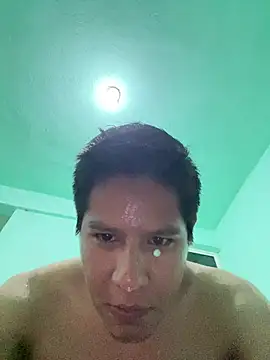 Lukein23 live sex cam