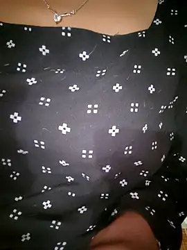cute_riya_11 webcam