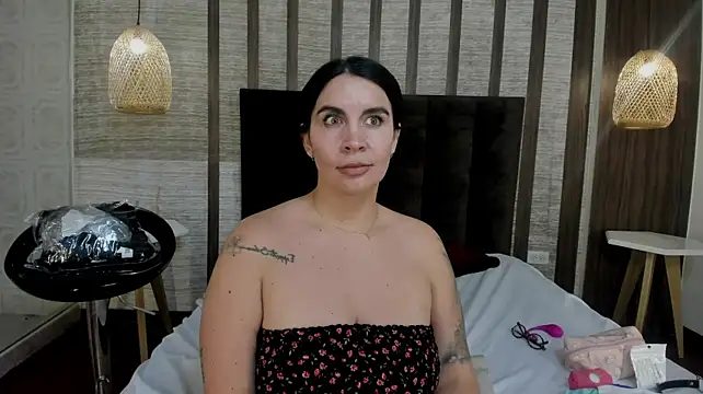 Hannah_Cross webcam