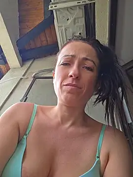 Risky_woman