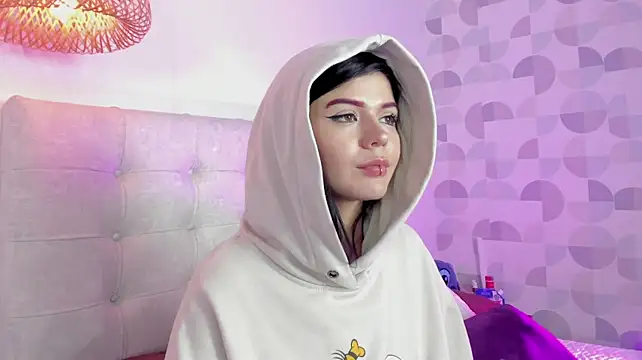Vanessa_cruz_18 live cam on StripChat