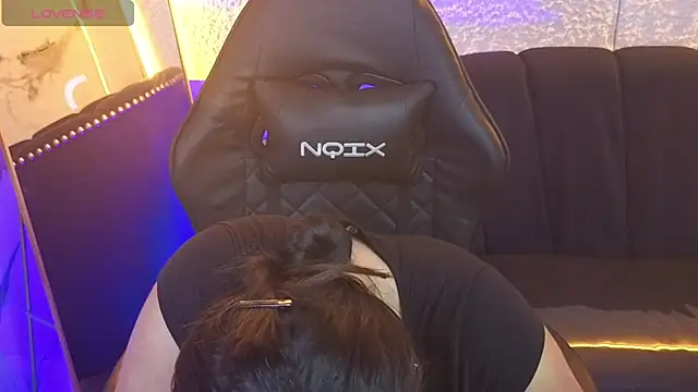 nova_pink_r webcam