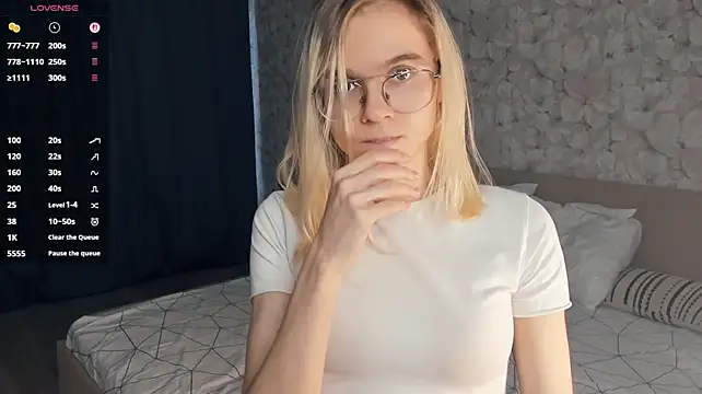 KarinStfleur webcam