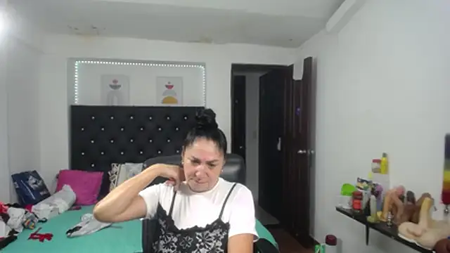 mature_bigboobs10 webcam