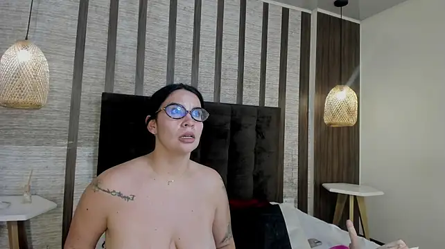 Hannah_Cross webcam