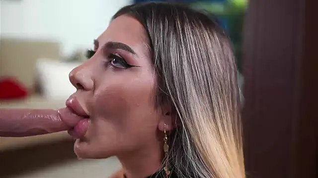 LucyyRosse webcam