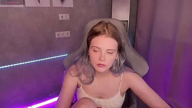 Alisa_Allison webcam