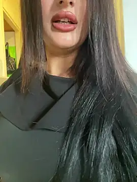 Milana_UK live cam on StripChat