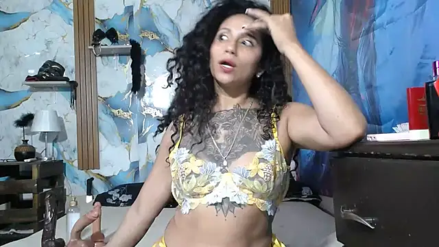 CataleyaRosee live cam on StripChat