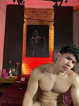 GrayAndrews live cam on StripChat