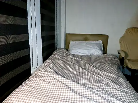 Spicy_RowyCam live cam on StripChat