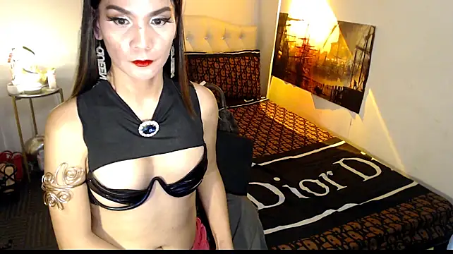 NinaDOM4CUM webcam