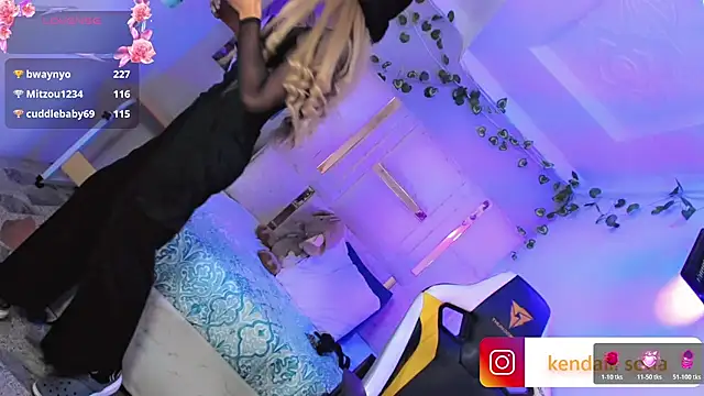 Sophiaa_doll_ webcam