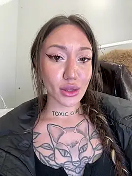 SaintSquirt live sex cam