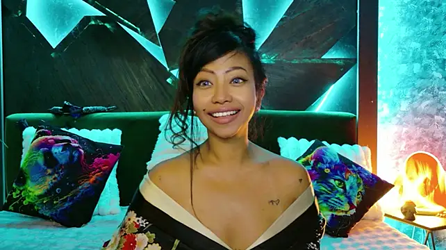 ElyaQuinn webcam