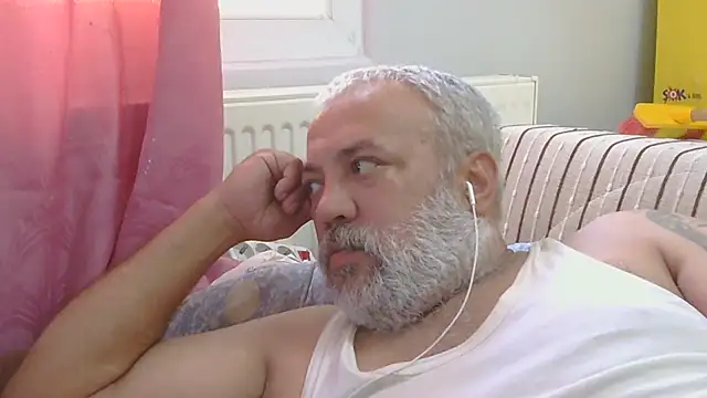 husoizmir live cam on StripChat