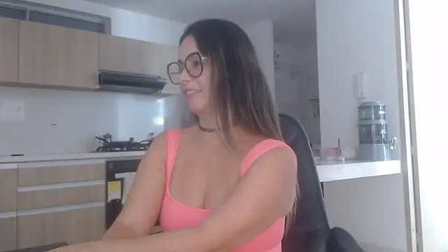 LovePaula live cam on StripChat