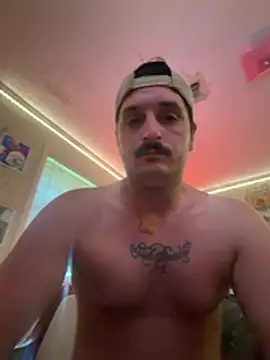 PoundedCajunGuy93 webcam