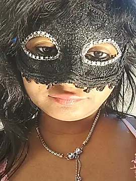 DIRTYSECRET_QUEEN_07