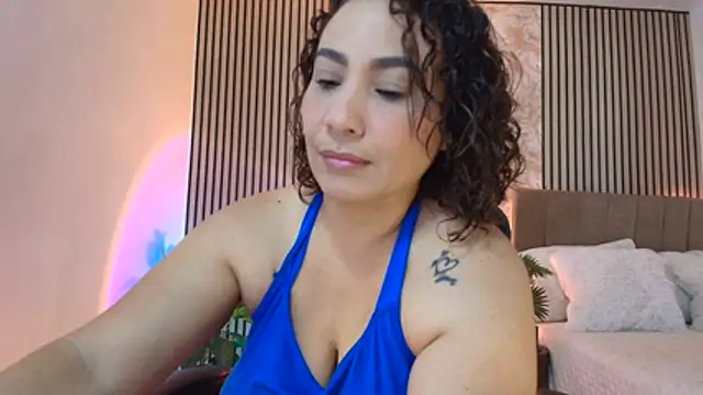 JuliRamirez webcam