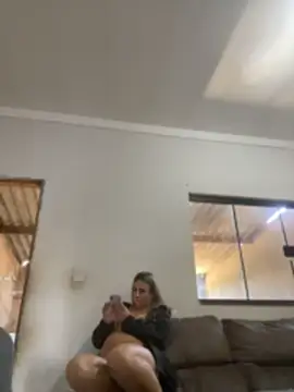 lolitaloira2 live sex cam