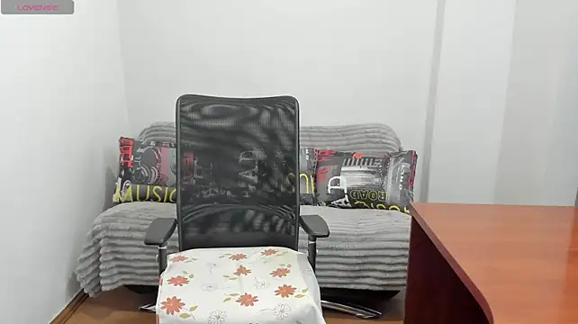 Alisha_Skyes webcam