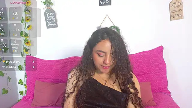emiily_curly webcam