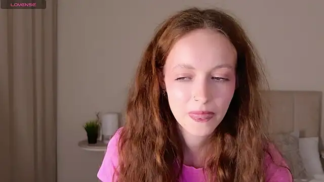 SallyPinkman webcam