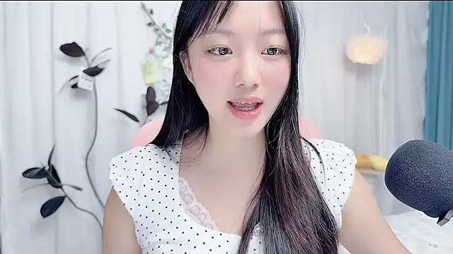 Winnie666999 live sex cam