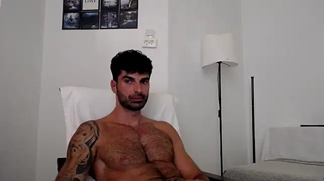 Verycutex live cam on StripChat