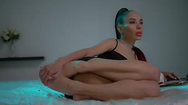 Mila_May_ webcam